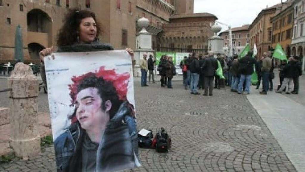Venerdì 29 marzo, presidio a Ferrara in solidarietà con la famiglia Aldrovandi: l'Arci ci sarà!