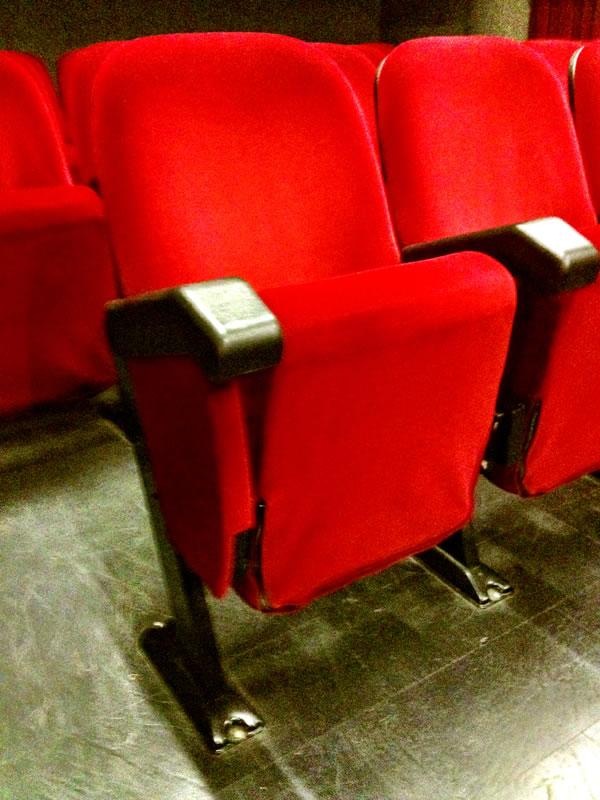Nuovofilmstudio (Sv) cambia sede e poltrone, un'occasione da non perdere