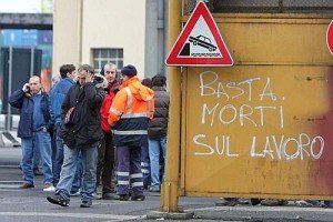 Ad un anno dalla tragedia in porto, il cuore della città continua a sanguinare